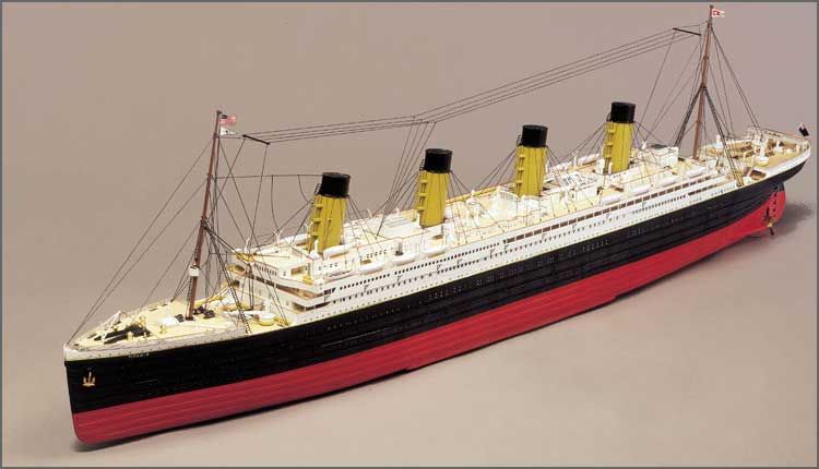 Maquette Titanic en bois