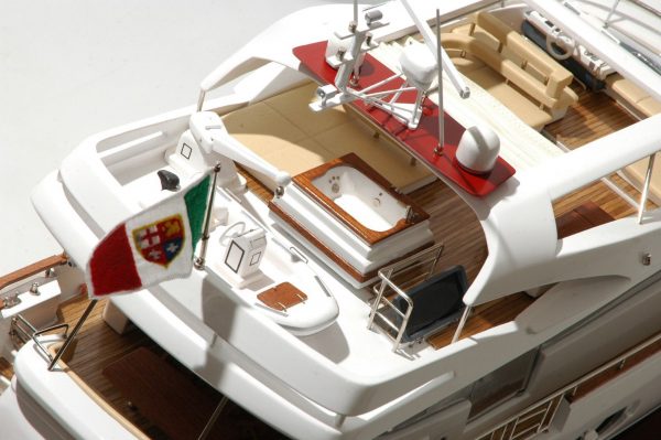Aicon Fly 85 - Maquette de bateau