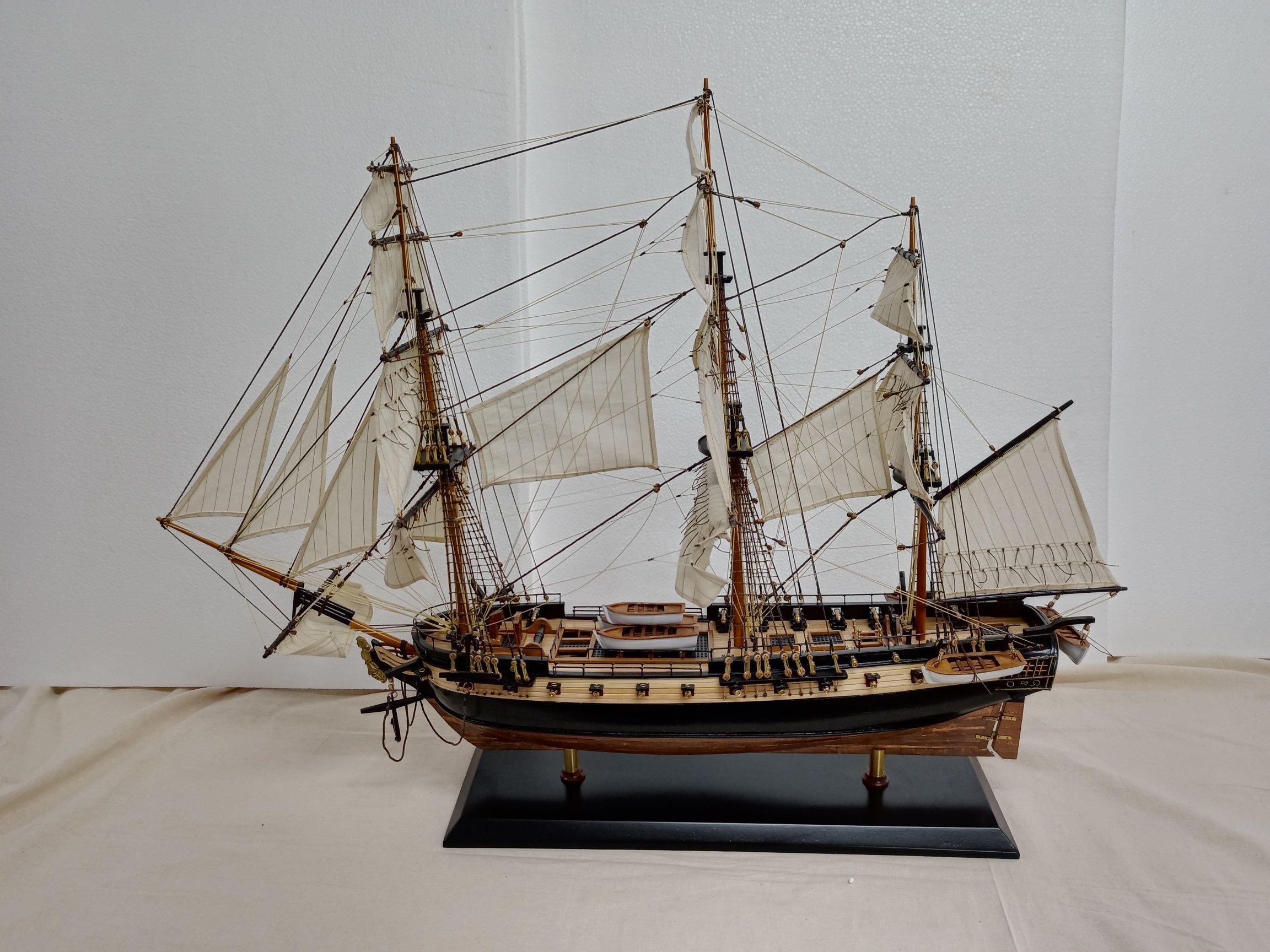 HMS Surprise  (Gamme Supérieure) - Maquette de bateau